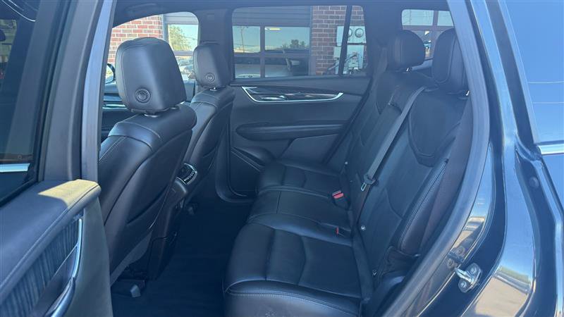 Used 2022 Cadillac XT6 Premium Luxury AWD/4WD image 19