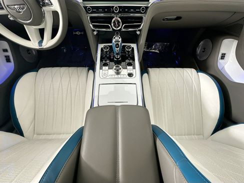 Used 2023 Bentley Flying Spur V8 AWD/4WD image 23