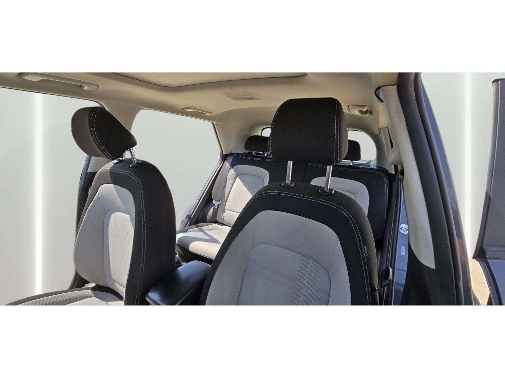 Used 2023 Hyundai Venue SEL w/ Cargo Package FWD image 20