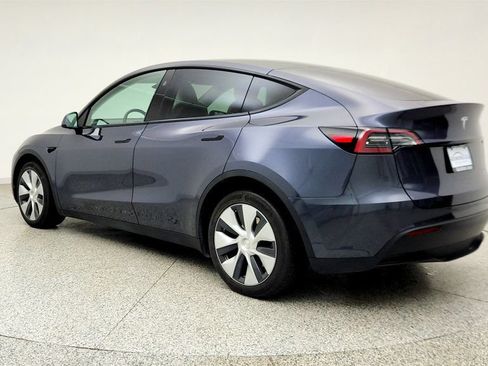 Used 2023 Tesla Model Y Long Range AWD/4WD image 7