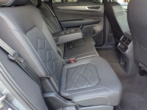 Used 2025 Volkswagen Atlas Cross Sport SE AWD/4WD image 25