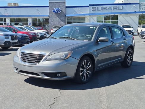 Used 2013 Chrysler 200 Touring w/ S Exterior Appearance Pkg FWD image 8