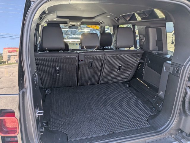 Used 2025 Land Rover Defender 110 S AWD/4WD image 15