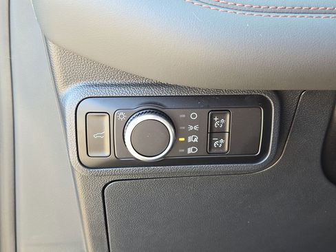 Used 2026 Ford Explorer Active AWD/4WD image 26