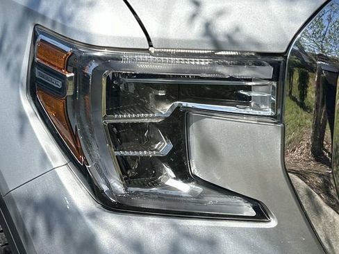 Used 2019 GMC Sierra 1500 SLE w/ SLE Value Package AWD/4WD image 4