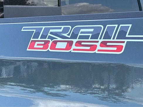 Used 2026 Chevrolet Silverado 1500 LT Trail Boss w/ LT Trail Boss Premium Package AWD/4WD image 33