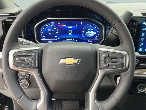 Used 2024 Chevrolet Silverado 1500 LT AWD/4WD image 17