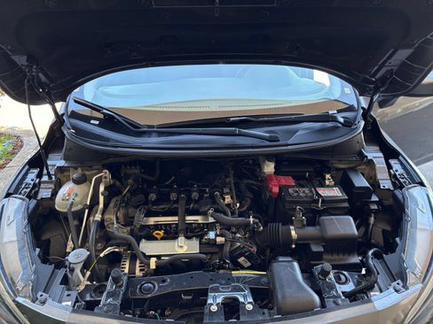 Used 2025 Nissan Versa SV FWD image 31