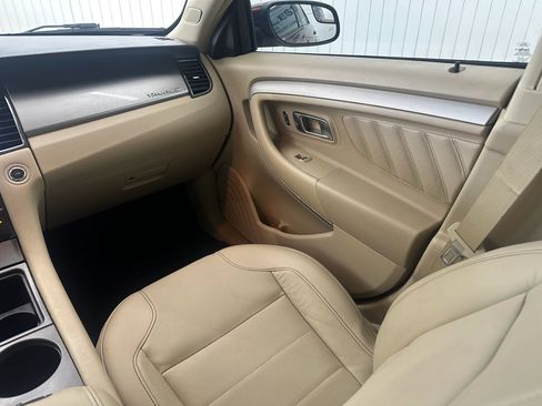 Used 2018 Ford Taurus SEL w/ Equipment Group 201A image 17