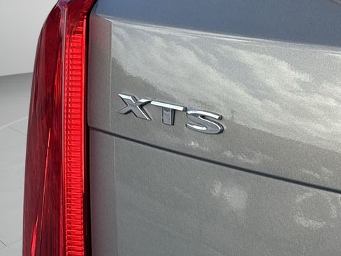 Used 2017 Cadillac XTS Luxury image 9