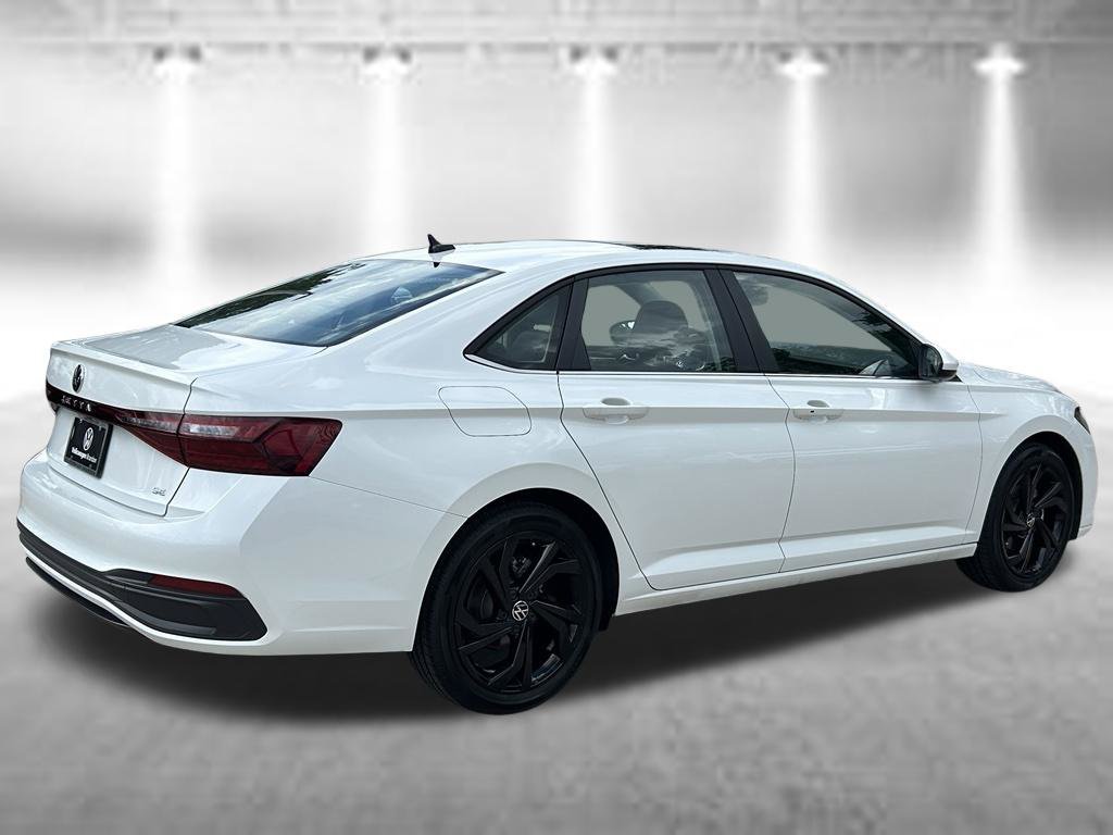 Certified 2026 Volkswagen Jetta SE w/ Black Wheel Package FWD image 6