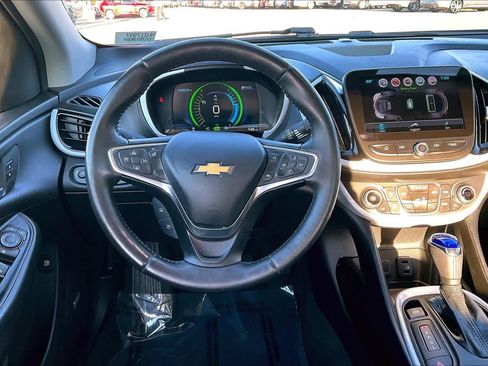 Used 2017 Chevrolet Volt LT w/ Comfort Package image 6