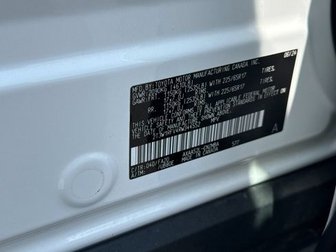 Used 2024 Toyota RAV4 XLE FWD image 28