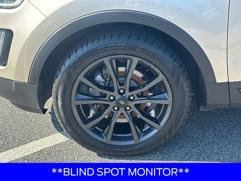Used 2017 Ford Explorer XLT w/ Equipment Group 202A FWD image 11