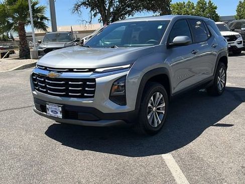 Used 2025 Chevrolet Equinox LT FWD image 7