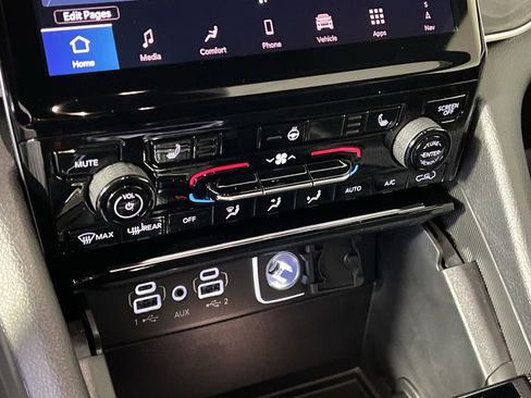 New 2025 Jeep Grand Cherokee Limited image 23