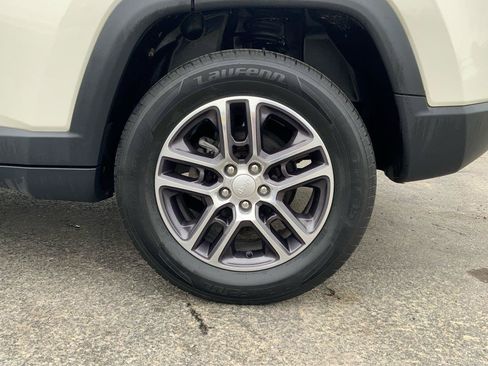 Used 2020 Jeep Compass Latitude w/ Cold Weather Group AWD/4WD image 29