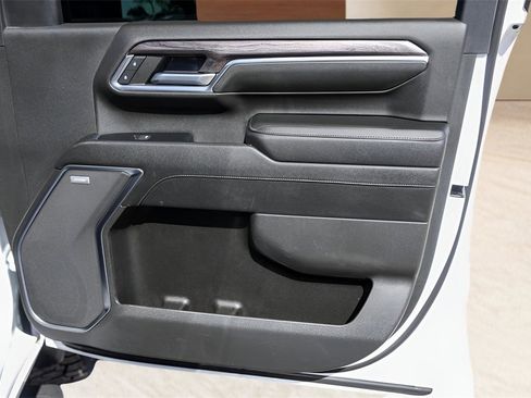 Used 2024 Chevrolet Silverado 2500 LTZ w/ LTZ Plus Package image 28