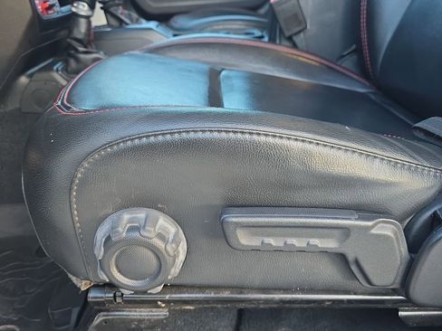 Used 2022 Jeep Gladiator Rubicon w/ Cold Weather Group image 31