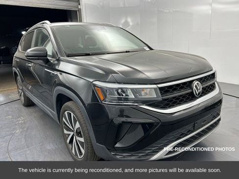 Used 2022 Volkswagen Taos SE image 8
