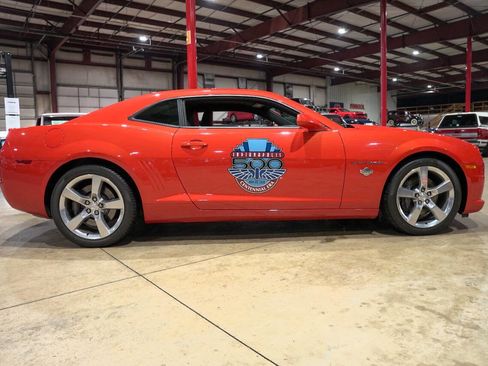 Used 2010 Chevrolet Camaro SS w/ Interior Accent Trim Package image 10