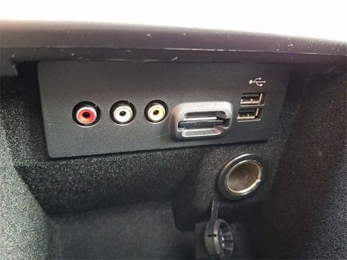 Used 2015 Ford Taurus SEL w/ Equipment Group 201A image 24