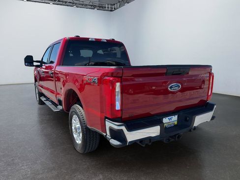 Used 2024 Ford F250 XLT w/ FX4 Off-Road Package AWD/4WD image 3