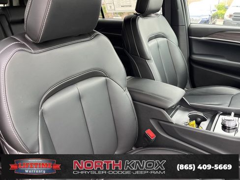 New 2025 Jeep Grand Cherokee L Limited image 30