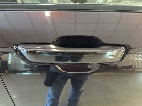 Used 2022 Jeep Grand Cherokee L Limited w/ Luxury Tech Group II image 19