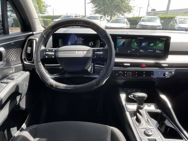 Certified 2026 Kia Sorento LX FWD image 12