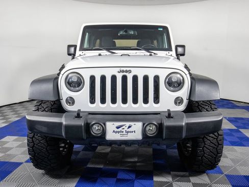 Used 2015 Jeep Wrangler Unlimited Rubicon AWD/4WD image 3