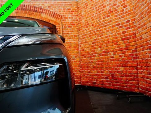 Used 2022 Nissan Rogue SV image 69