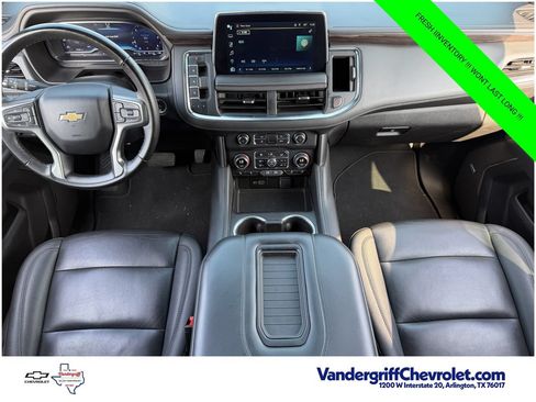 Used 2024 Chevrolet Suburban LT RWD image 11