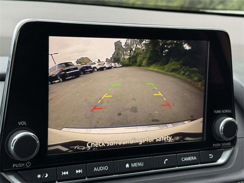 Used 2022 Nissan Rogue SV w/ SV Premium Package image 14