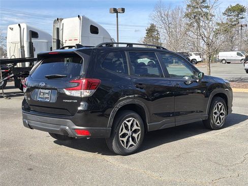 Used 2022 Subaru Forester Premium AWD/4WD image 29