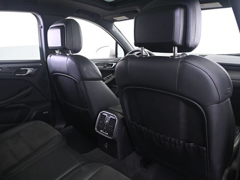 Certified 2022 Porsche Macan GTS AWD/4WD image 17