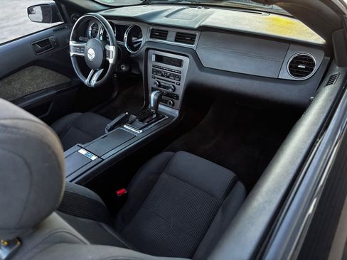 Used 2014 Ford Mustang Convertible image 30