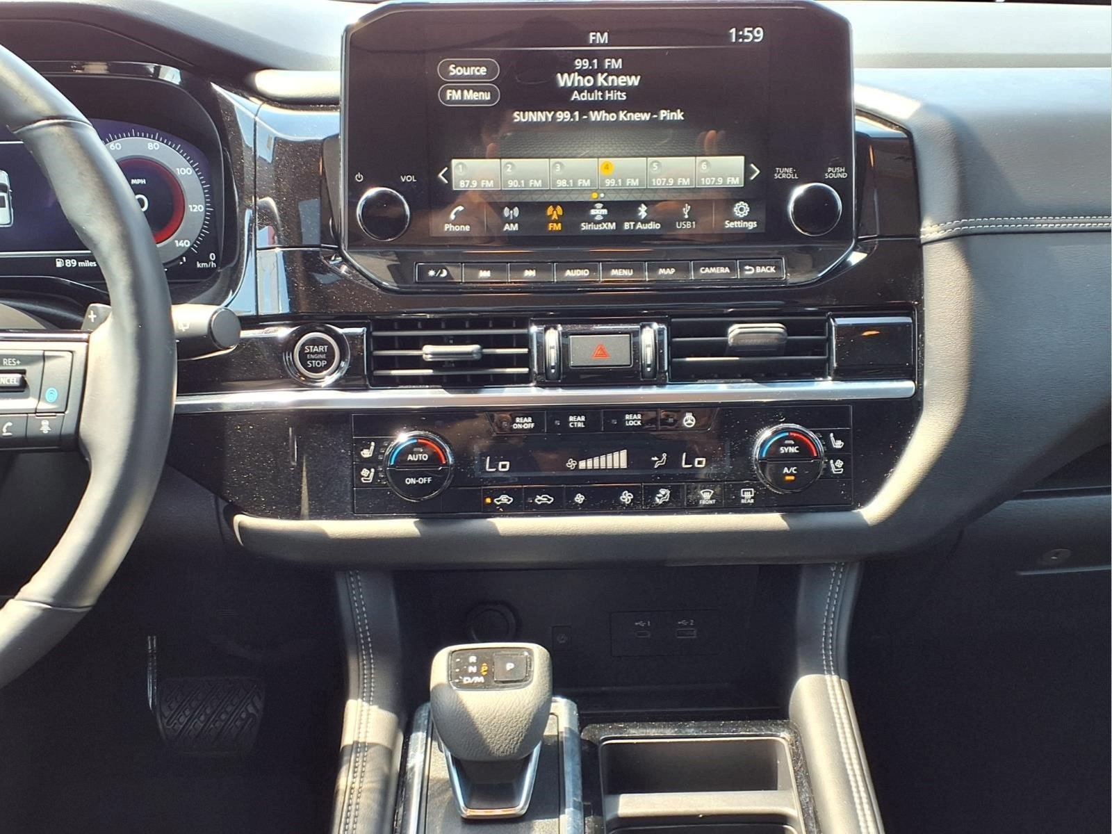 Used 2024 Nissan Pathfinder Platinum FWD image 16