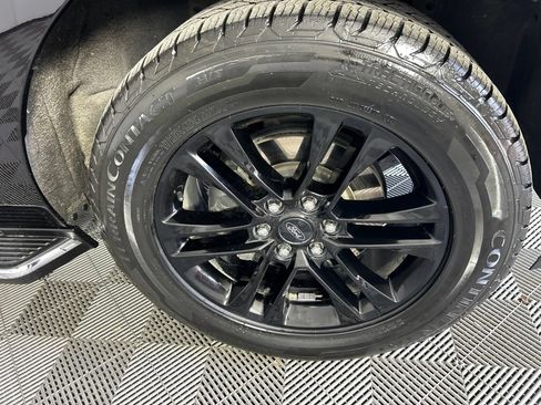 Used 2022 Ford Expedition XLT AWD/4WD image 5