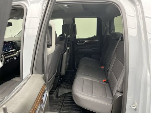 Used 2024 GMC Sierra 1500 SLE w/ X31 Off-Road Package image 11
