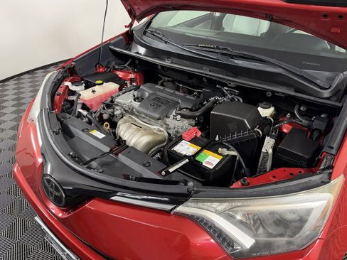 Used 2017 Toyota RAV4 XLE AWD/4WD image 37