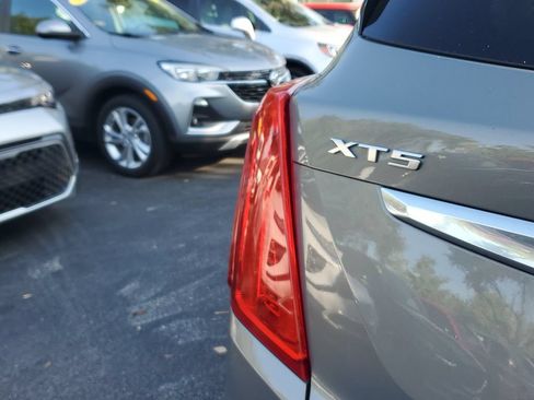 Certified 2018 Cadillac XT5 Luxury w/ Driver Awareness Package FWD image 27