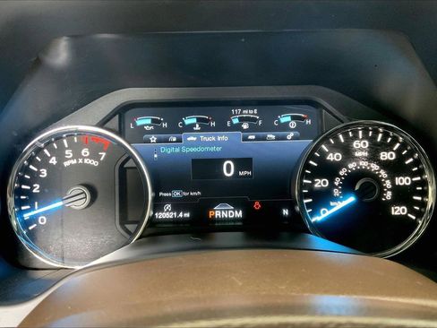 Used 2018 Ford F150 King Ranch w/ Equipment Group 601A Luxury AWD/4WD image 23