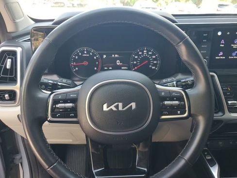 Used 2023 Kia Sorento EX w/ Panoramic Sunroof Package FWD image 19