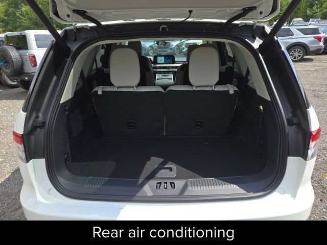 New 2026 Lincoln Aviator AWD image 11