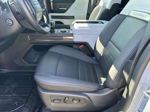 Used 2024 GMC Hummer EV 2X AWD/4WD image 14