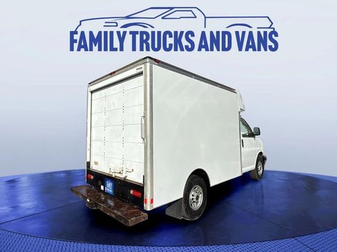 Used 2017 GMC Savana 3500 image 5