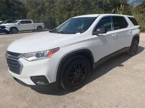 Used 2021 Chevrolet Traverse LS FWD image 4