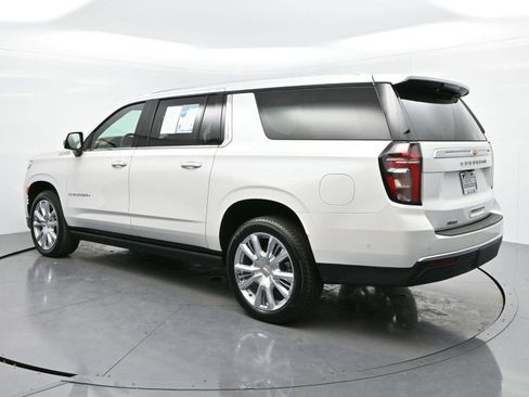 Used 2024 Chevrolet Suburban High Country w/ Advanced Technology Package image 5