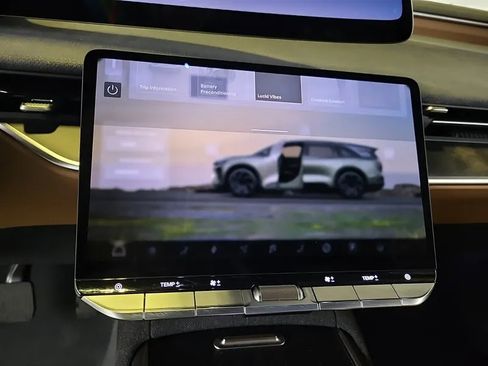 Used 2026 Lucid Gravity Grand Touring image 3